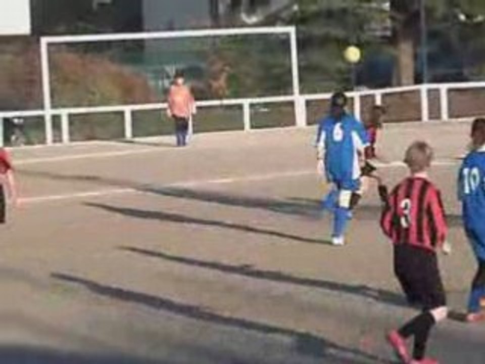 BUT N°1 : SARTROUVILLE 0 - 4 COSMO