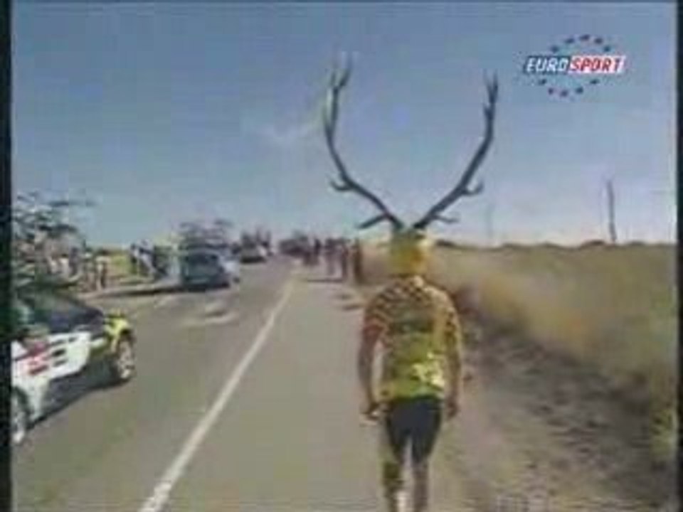 FLUVORE_juan_antonio_flecha_vole_un_drapeau_amricain_4df1c