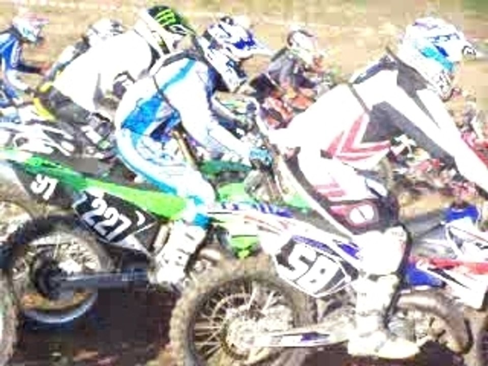 Motocross Méry 2008 départ.