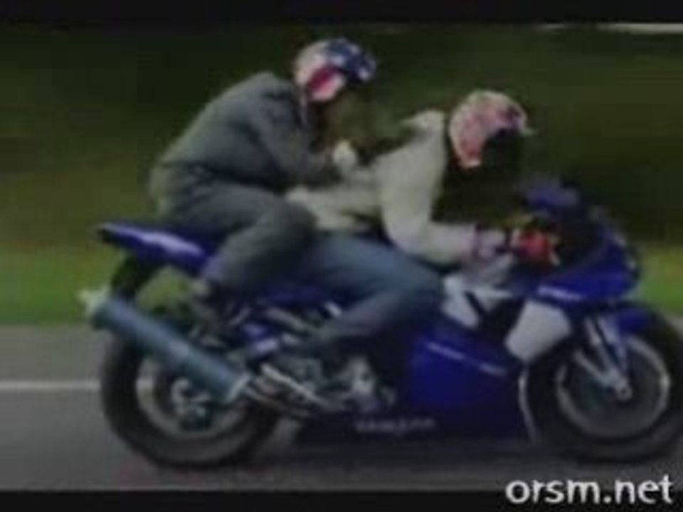 Essai moto avec vendeur