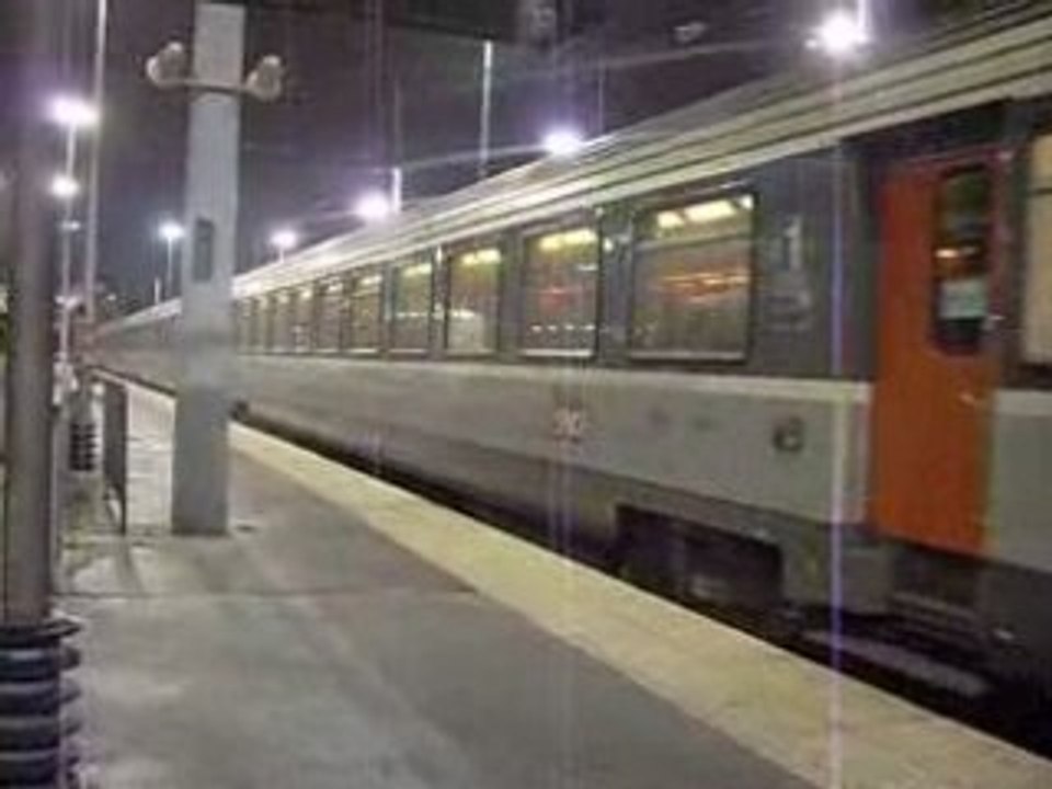 bb 16000 avec 9 voitures cic à la gare du nord