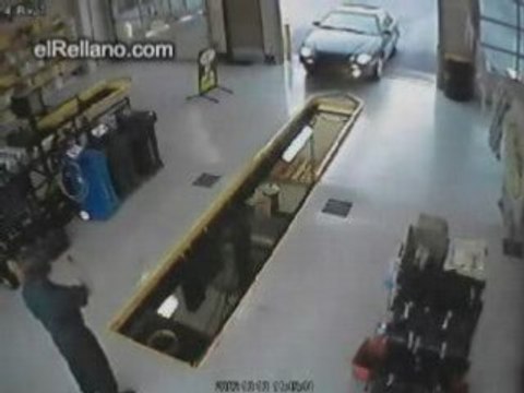 gag rire Femme chez le garagiste