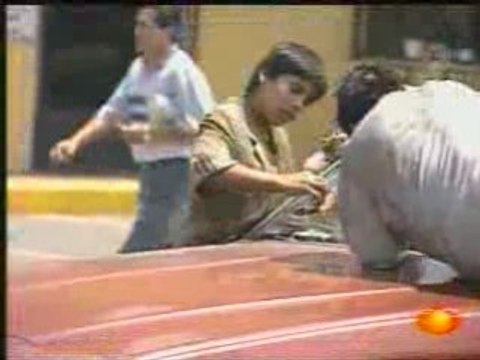 Japoneses en Mexico limpiando parabrisas