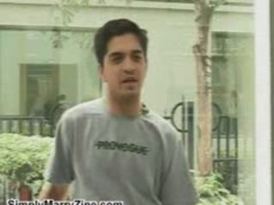 Should wife and hubby have separate bank accounts or joint??