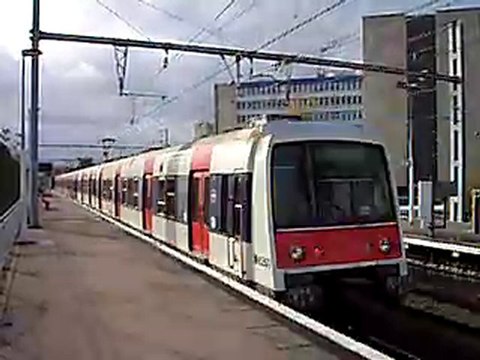 MI79 : sans arret à la gare de Laplace sur la ligne B du RER