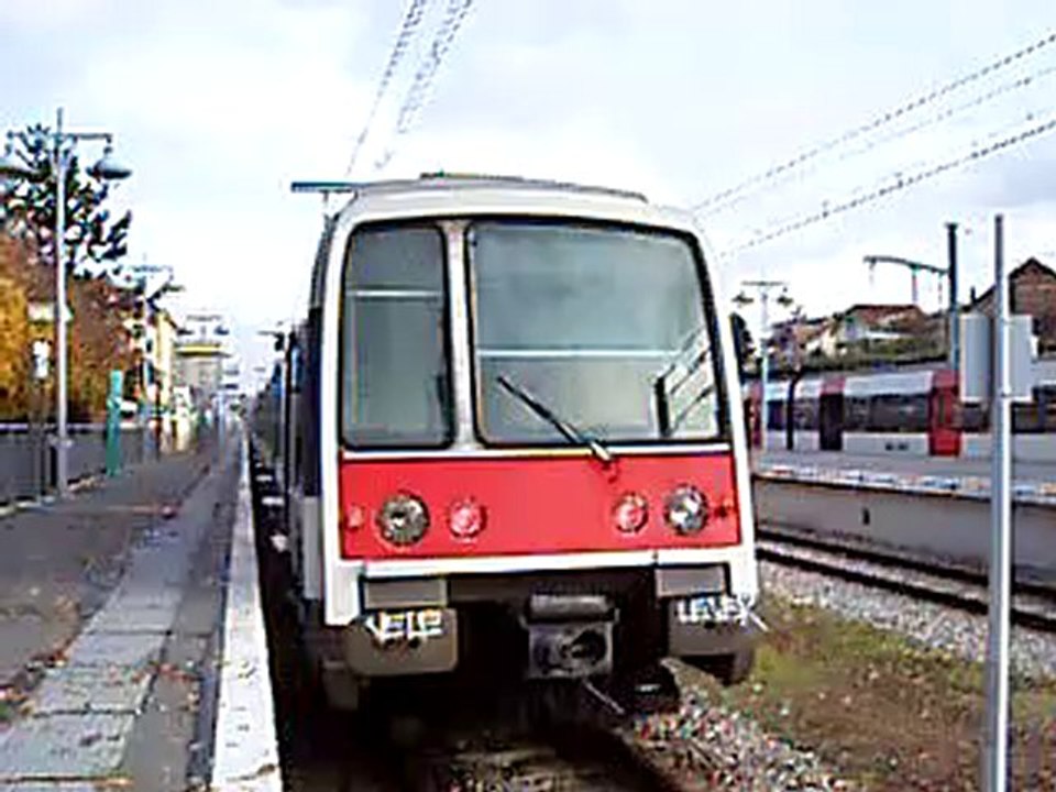 MI79 : Départ de la gare de Saint Rémy les Chevreuse sur la ligne B du RER