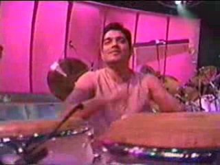 Gloria Estefan Oye Mi Canto