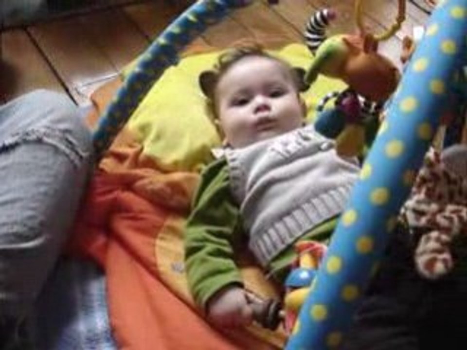 Yoeli fait de la musique