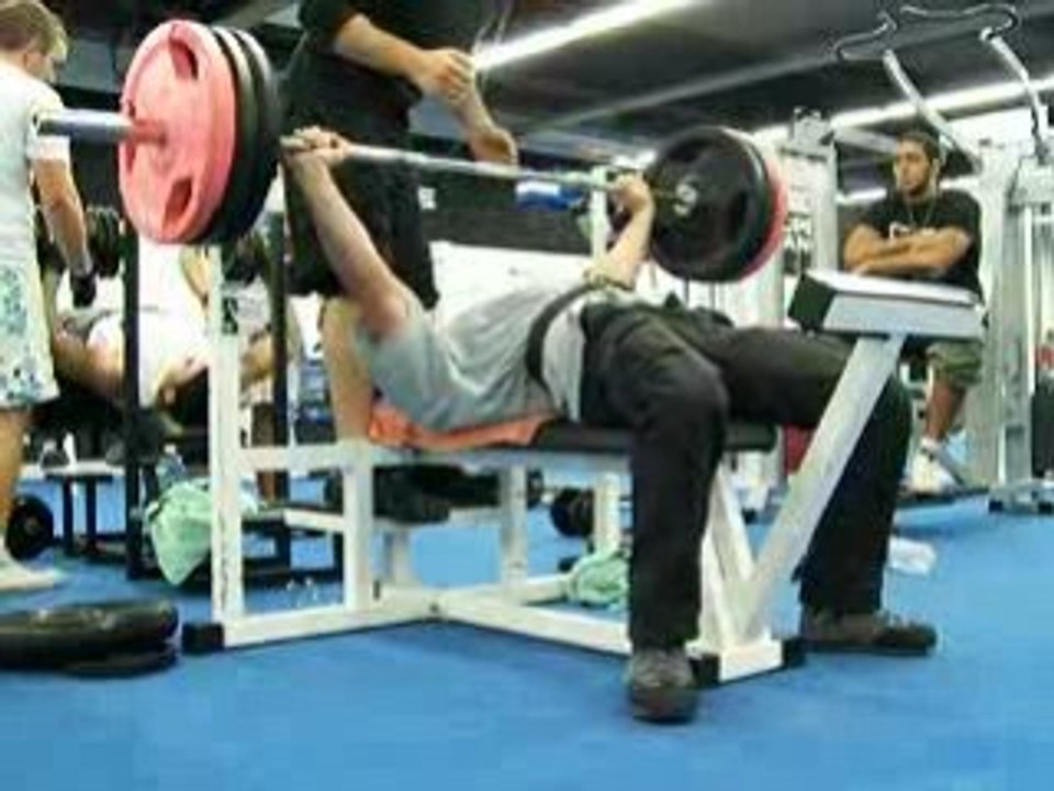 Johanne 5 reps @ 150 kg au Développé Couché
