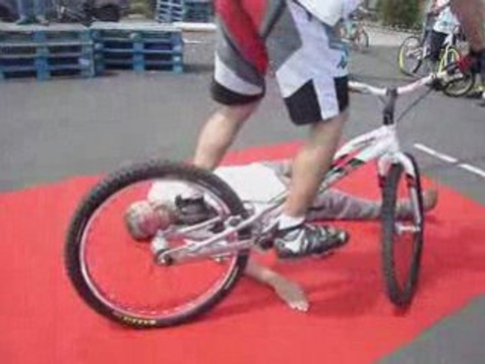 Démo mcdo vtt trial clisson 08