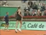 Mary Pierce vs Monica Seles - coups entre les jambes