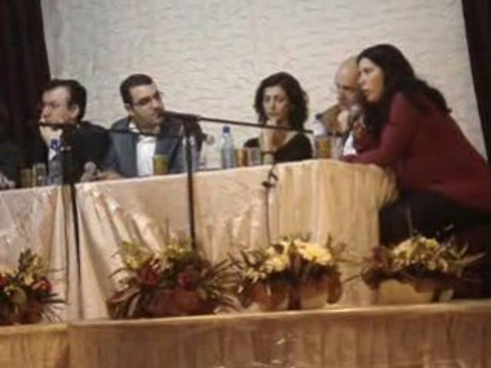 Selma Benkhelifa dans un débat sur les sans-papiers