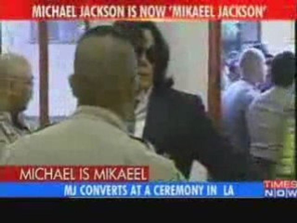 MIACHAEL JACKSON CONVERTS TO ISLAM