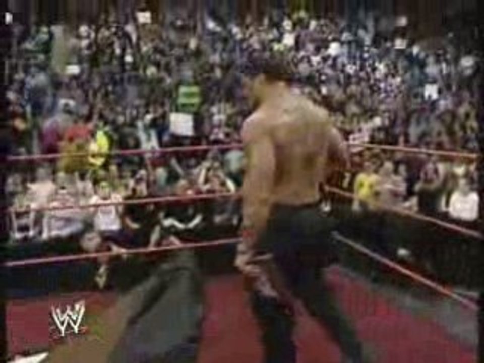 Batista choisit entre Raw et Smackdown devant Triple H