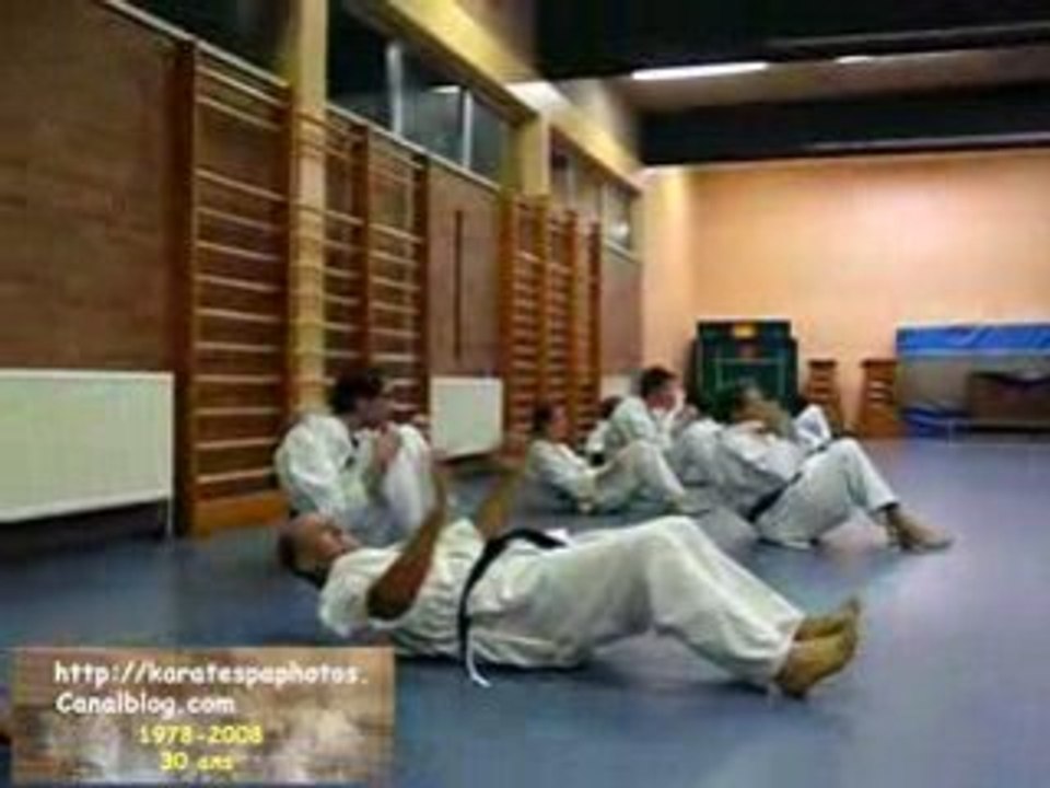 Echauffement karate avant le cours...