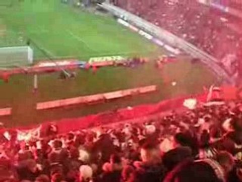 PSG Lyon Tifo Craquage fumis