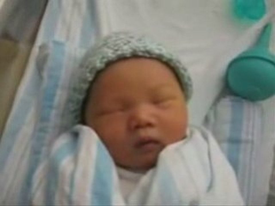bébé trop mignon