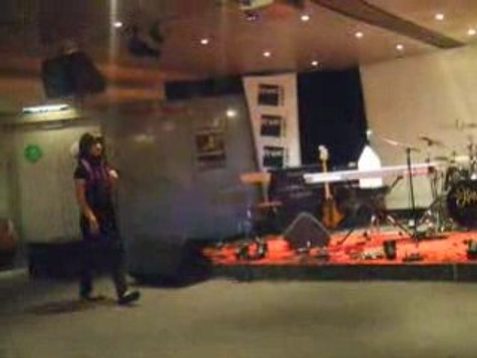 INA-ICH 20.09.08 - Lisa (avant le début du showcase)