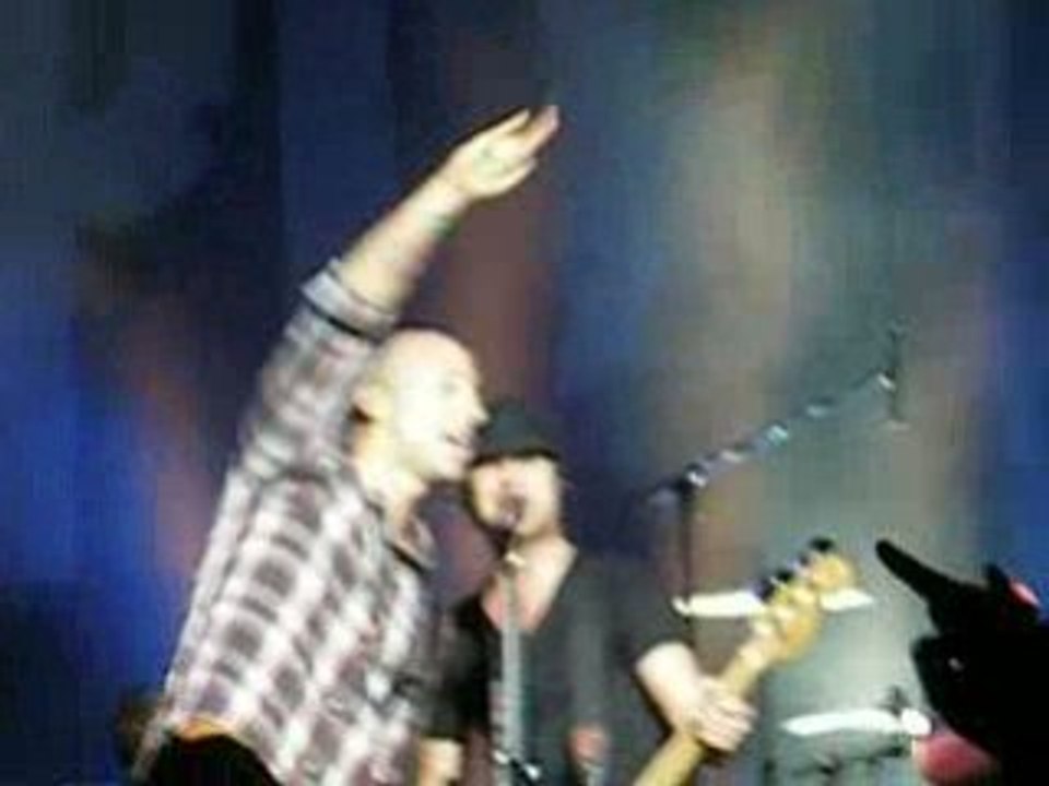 Simple Plan - Addicted