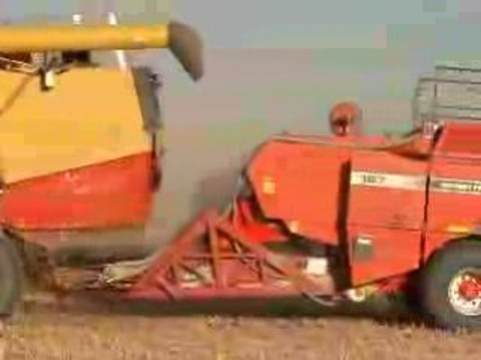 Caterpillar lexion avec presse