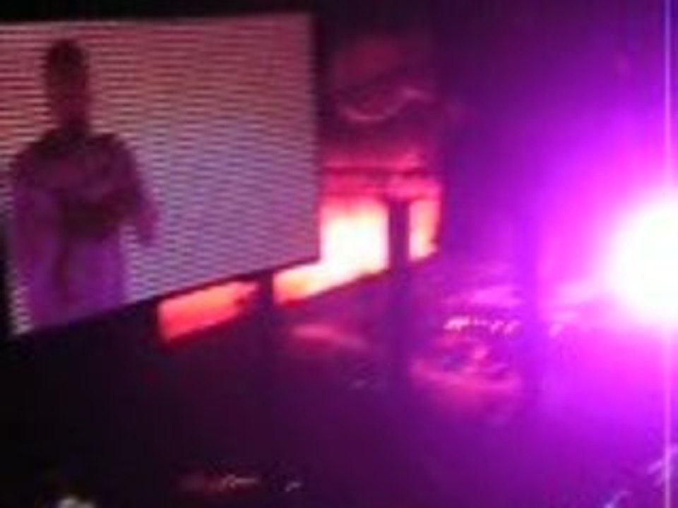 KANYE WEST - Stronger [20.11.08 BERCY] Entière