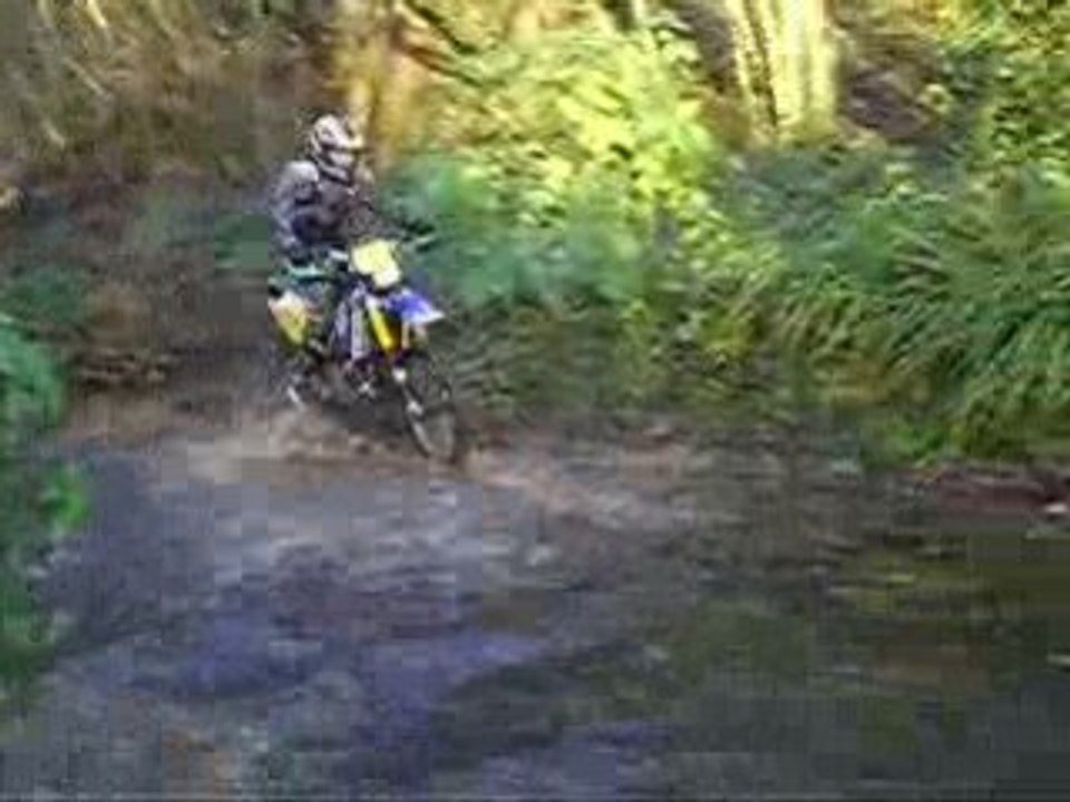 enduro gasgas 300 ec passage riviére