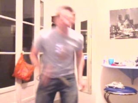 Wiwi improvise Chinese kung fu