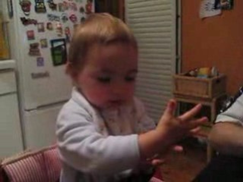 Comiendo espinacas mmmmnnn