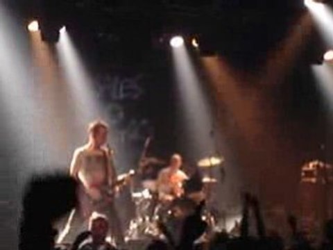 Les Sales Majestés Oui j' emmerde