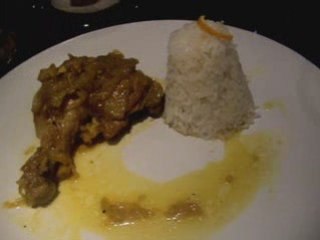 Recette filmée du poulet aux oignons