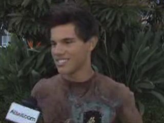 Taylor Lautner Interview at Comin Con