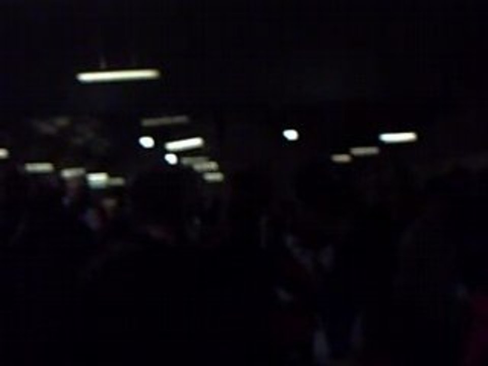 dans le hangard des supporters du PSG à Marseille