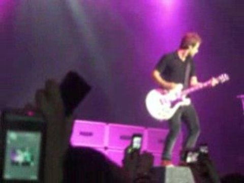 Simple Plan , Perfect, Belle Video =) 23/11/08 PARIS zenith