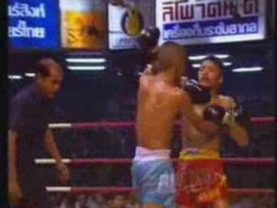 Anh Fairtex VS Fahkamram at Lumpini 20 years ago