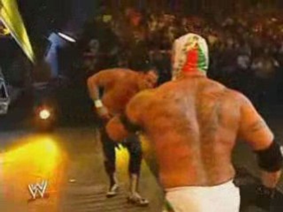 Rey Mysterio vs Chavo Guerrero 8.10.06