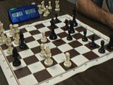 ECHECS : GREG 0 VS 1 STEPH (CLASSE B 2008)