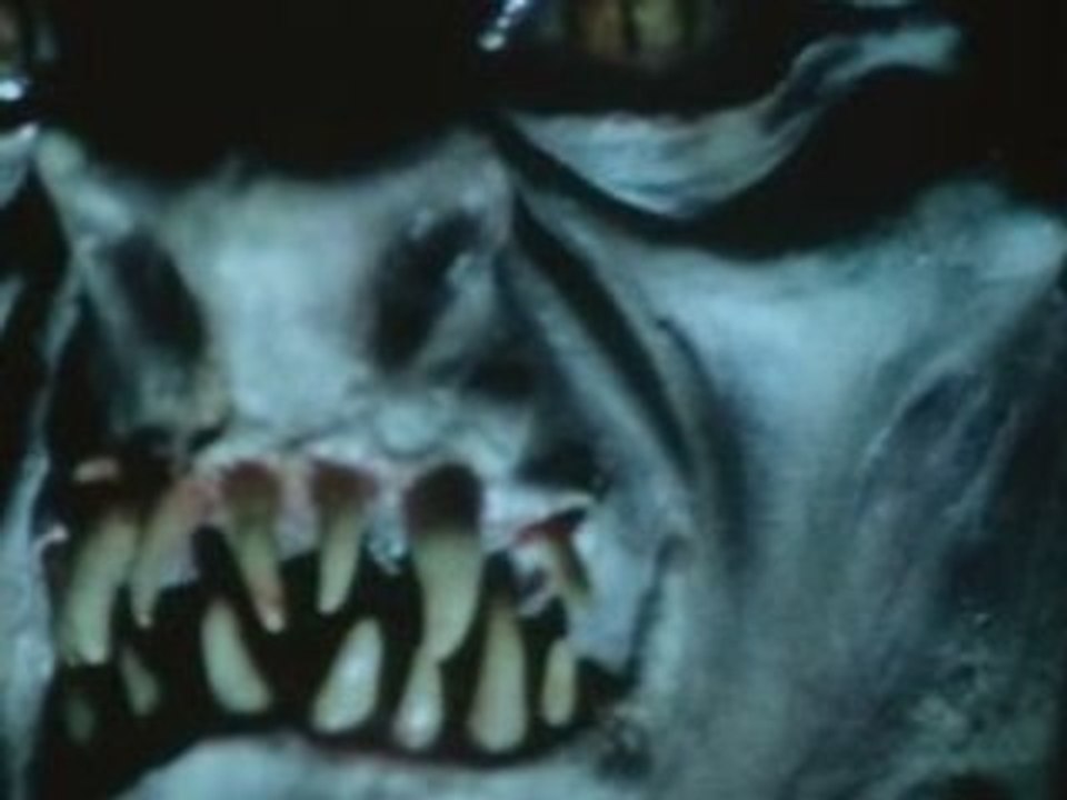 extrait "The Disturbance" (1990) - Images violentes
