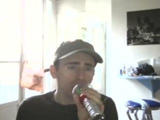 Wiwi égratigne "Voleur de mamans"