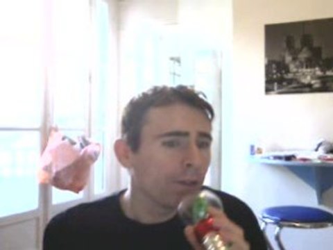 Wiwi égratigne Spinning around