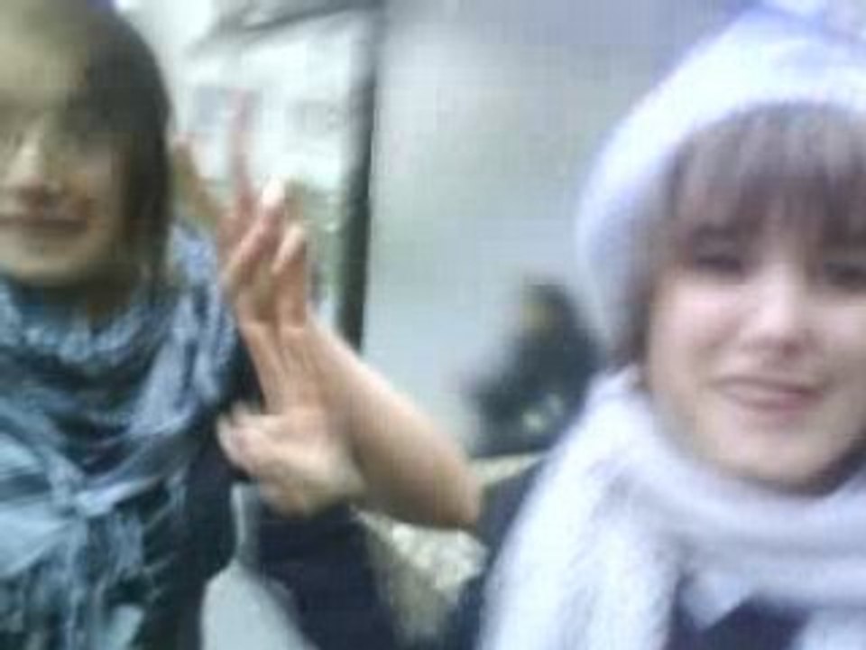 La course des grenouilles en papier