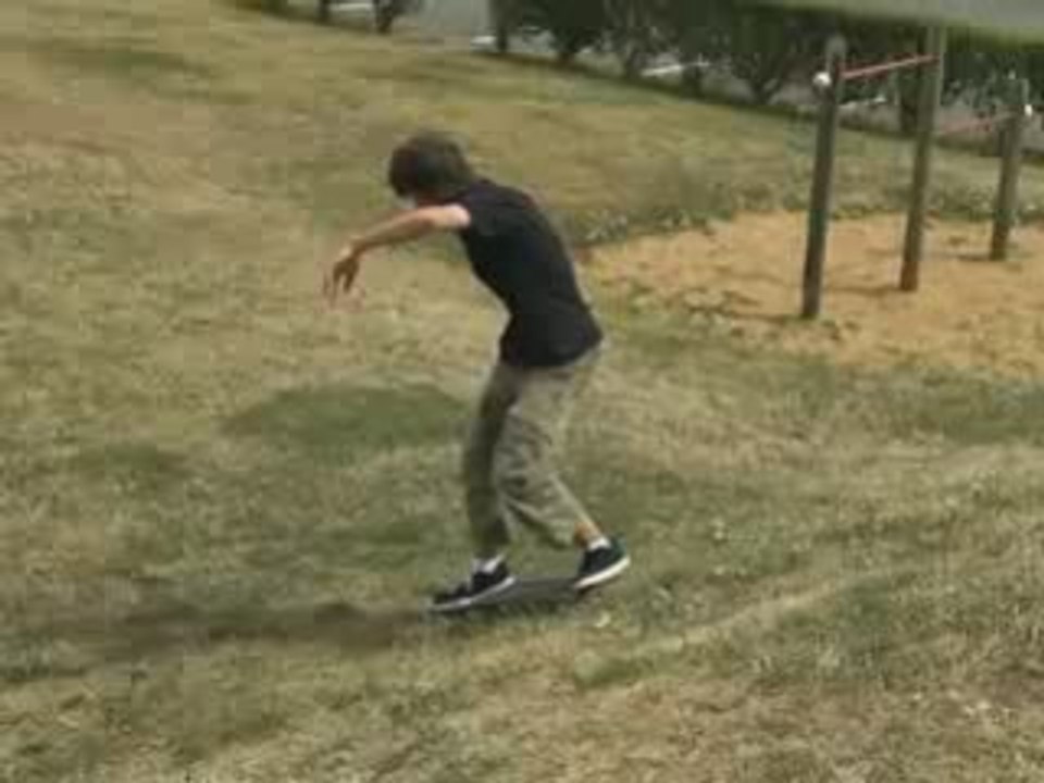 Julien skate la coline