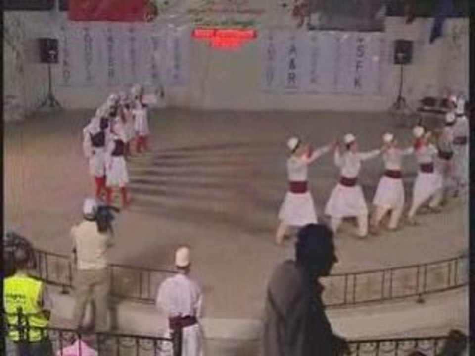 İNEGÖL ŞENLİGİNDE MAKEDONYA FOLKLOR EKİBİ