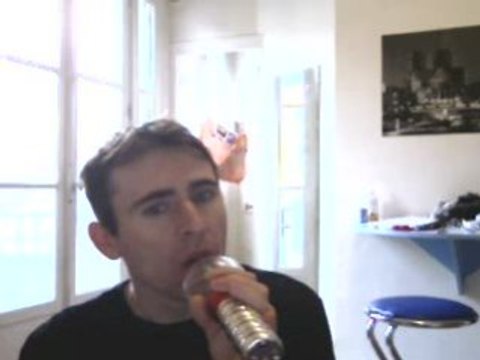 Wiwi égratigne Too much