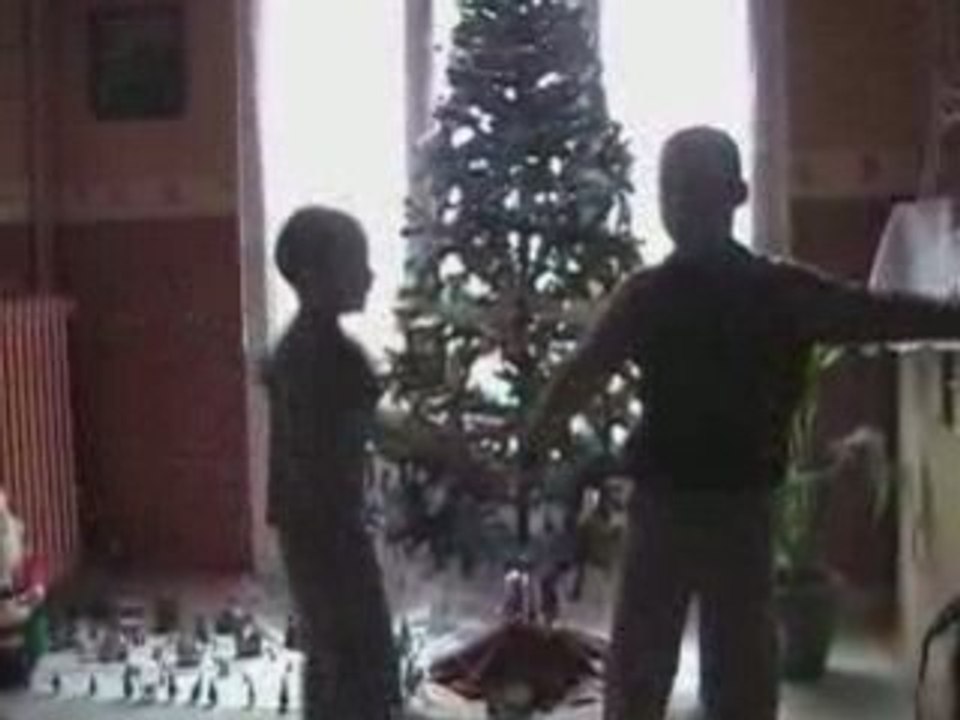 Titou chante par les enfants