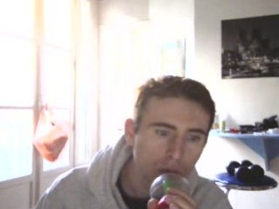 Wiwi égratigne "Bonjour bonjour" de Julie Bataille