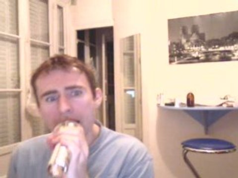 Wiwi égratigne Chasing pavements