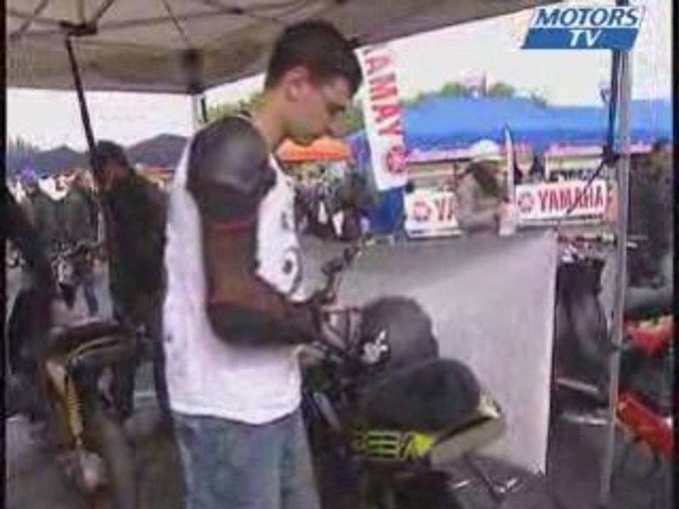 Demo stunt en Aprilia RS 50 au Stunt bike show 2007