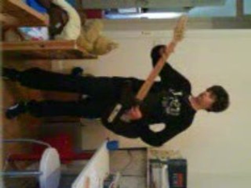 solo angus young par thomas