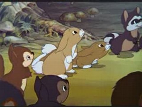 03 UN SOURIRE EN CHANTANT - BLANCHE NEIGE ET LES SEPT NAINS