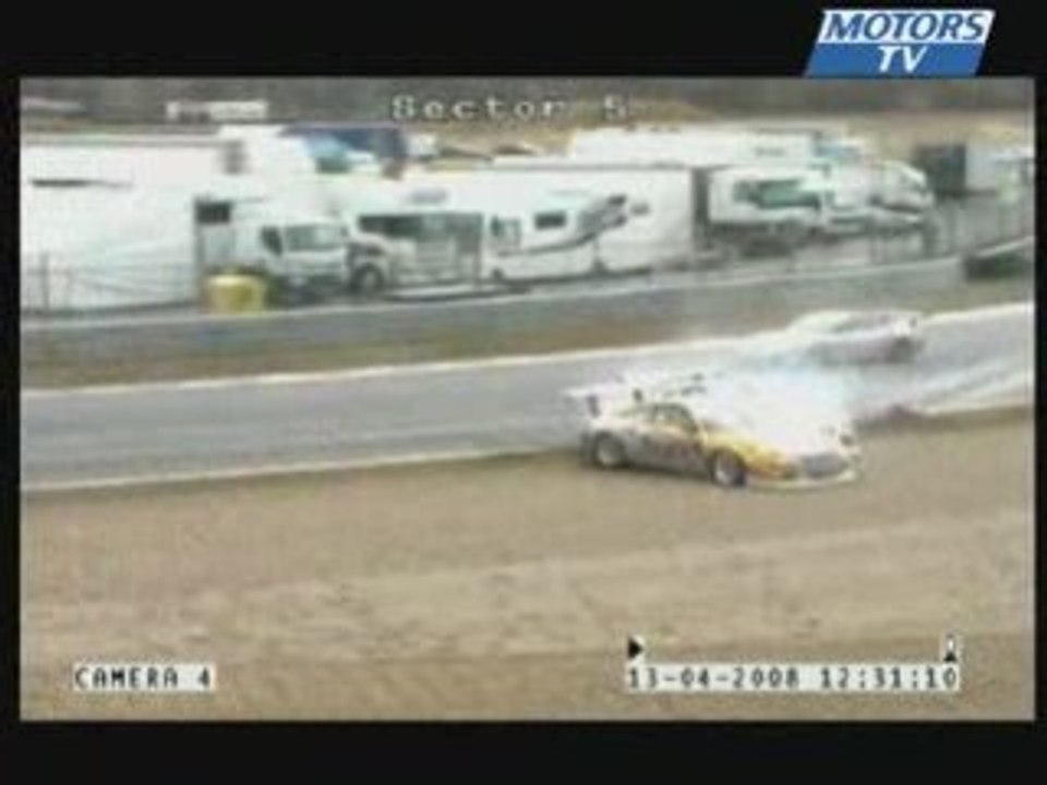 Accident entre deux Porsche GT Belgique Rd1 Zolder